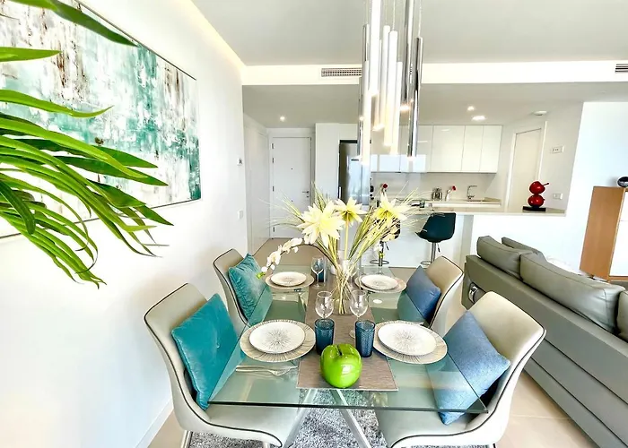 Paradise In * Фуэнхирола